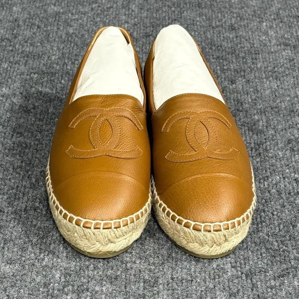 Chanel Shoes Womens 37 Brown Calfskin Espadrille Flats Slip On CC Logo Caramel